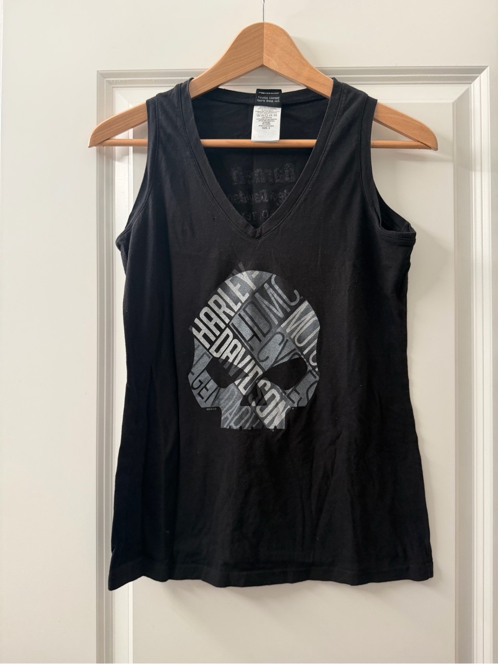 **Flawed**Harley-Davidson Black V-Neck Tank with Gray Skull Logo El Paso Texas